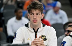 O atleta de 7 pés-9 Olivier Rioux se torna o jogador mais alto do NCAA March Madness Celebridades compartilham seu sabor de March Madness, Flav, Barack Obama, Tim McGraw e mais 688