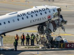 O áudio revela os três minutos finais dentro da cabine do voo da Air Canada enquanto os investigadores aprimoram os erros sobrepostos que levaram à colisão fatal O áudio revela os três minutos finais dentro da cabine do voo da Air Canada enquanto os investigadores aprimoram os erros sobrepostos que levaram à colisão fatal