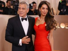 O cabeleireiro de Amal Clooney usa esta escova de cabelo anti-frizz de US $ 15 Amal Clooney participa do Fashion Awards 2023 apresentado por Pandora no Royal Albert Hall em 04 de dezembro de 2023 em Londres, Inglaterra.