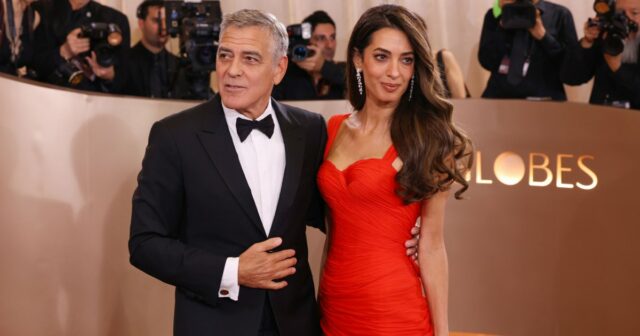 Amal Clooney participa do Fashion Awards 2023 apresentado por Pandora no Royal Albert Hall em 04 de dezembro de 2023 em Londres, Inglaterra.