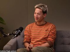 O campeão do Strictly Come Dancing, Carlos Gu, resume Claudia Winkleman em duas palavras ao descartar a possibilidade de se tornar apresentador do programa O campeão do Strictly Come Dancing, Carlos Gu, resumiu Claudia Winkleman em três palavras ao descartar a possibilidade de sediar o show