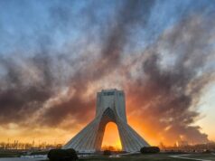 O caos sinaliza que o Irã está lutando para funcionar enquanto a guerra se transforma em luta pela sobrevivência Yahoo news home