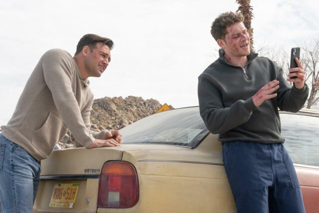 O chefe de '9-1-1', Tim Minear, provoca os episódios finais O chefe de '9-1-1', Tim Minear, provoca os episódios finais “emocionantes” da 9ª temporada (e além): “Estou animado e com medo”