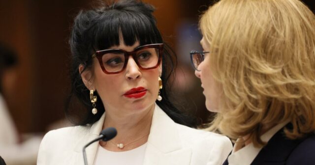 O chefe do LAPD apoiou policiais que atiraram no autor, ex do baixista do Weezer; comissão o rejeitou
