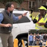 O 'clube dos pais' da escola primária do Texas presenteia o amado guarda de trânsito com um jipe ​​​​depois que o carro dela quebrou: 'Vamos ajudar a cuidar dela'