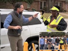 O ‘clube dos pais’ da escola primária do Texas presenteia o amado guarda de trânsito com um jipe depois que o carro dela quebrou: ‘Vamos ajudar a cuidar dela’ O 'clube dos pais' da escola primária do Texas presenteia o amado guarda de trânsito com um jipe depois que o carro dela quebrou: 'Vamos ajudar a cuidar dela'