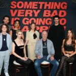 O criador de 'Algo muito ruim vai acontecer' agradece aos irmãos Duffer por sua orientação pós-'Stranger Things'