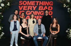 O criador de ‘Algo muito ruim vai acontecer’ agradece aos irmãos Duffer por sua orientação pós-‘Stranger Things’ O criador de 'Algo muito ruim vai acontecer' agradece aos irmãos Duffer por sua orientação pós-'Stranger Things'