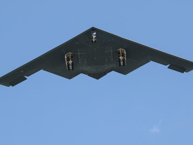 O custo para os EUA da guerra contra o Irã é de US$ 3,7 bilhões nas primeiras 100 horas, diz think tank
