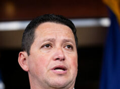 O deputado republicano Tony Gonzales desiste do segundo turno da reeleição enquanto o escândalo do caso envolve a campanha O deputado republicano Tony Gonzales desiste do segundo turno da reeleição enquanto o escândalo do caso envolve a campanha