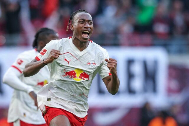 O desempenho de Yan Diomande na vitória do RB Leipzig por 2 a 1, assistido pelos olheiros do Man United
