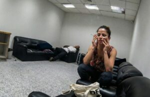 O diretor de ‘Little Sinner’, Daro Hansen, sobre como escapar do casamento forçado e capturar sua cura em um documentário: ‘Usei a câmera como terapia’ O diretor de 'Little Sinner', Daro Hansen, sobre como escapar do casamento forçado e capturar sua cura em um documentário: 'Usei a câmera como terapia'