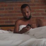 O diretor de 'Ngwato', Magangwe Mahlase, sobre como contar uma história queer com problemas de papai em uma vila rural de Sepedi: 'Eu gostaria de um abraço de meu pai'