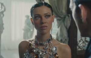 O diretor final de ‘The Beauty’ analisa aquela cena de transformação nojenta, a mudança de opinião de (SPOILER) e quem deve retornar na 2ª temporada O diretor final de 'The Beauty' analisa aquela cena de transformação nojenta, a mudança de opinião de (SPOILER) e quem deve retornar na 2ª temporada