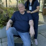 O diretor de iluminação aposentado de Hollywood, Thomas Markle, 81, que se separou da mãe de Meghan, Doria Ragland, quando Meghan tinha apenas cinco anos, encontrou o amor novamente, um novo amor com a enfermeira filipina Rio Canedo, 46 ​​​​(foto juntos)