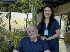 O distante pai de Meghan Markle, Thomas, 81, reencontra o amor com a enfermeira filipina 35 anos mais nova O diretor de iluminação aposentado de Hollywood, Thomas Markle, 81, que se separou da mãe de Meghan, Doria Ragland, quando Meghan tinha apenas cinco anos, encontrou o amor novamente, um novo amor com a enfermeira filipina Rio Canedo, 46 (foto juntos)