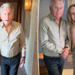 O ex-apresentador da 'Roda da Fortuna', Pat Sajak, ressurge em vídeo caseiro após a aposentadoria