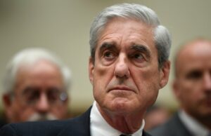 O ex-diretor do FBI Robert Mueller, que investigou os laços de campanha Rússia-Trump, morre Conselheiro Especial Robert Mueller.
