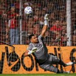 O ex-goleiro do Man Utd Sergio Romero se aposenta com planos de permanecer no futebol