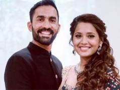 O ex-jogador de críquete Dinesh Karthik e sua esposa Dipika Pallikal dão as boas-vindas a uma menina O ex-jogador de críquete Dinesh Karthik e sua esposa Dipika Pallikal dão as boas-vindas a uma menina