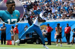 O ex-recebedor do Pro Bowl DJ Chark se aposenta da NFL aos 29 anos DJ Chark Jr. sai de campo contra o Houston Texans durante um jogo da NFL no NRG Stadium em 12 de setembro de 2021 em Houston, Texas.