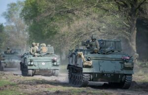 O exército britânico estava tão esgotado que só conseguia “tomar uma pequena cidade mercantil num dia bom” General Sir Richard Barrons, (Getty Images)