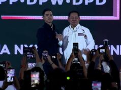 O êxodo de políticos seniores para o PSI é considerado uma prova de lealdade ao partido cada vez mais frouxa O êxodo de políticos seniores para o PSI é considerado uma prova de lealdade ao partido cada vez mais frouxa