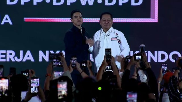 O êxodo de políticos seniores para o PSI é considerado O êxodo de políticos seniores para o PSI é considerado uma prova de lealdade ao partido cada vez mais frouxa