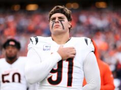O favorito de Trey Hendrickson surge em locais de pouso Trey Hendrickson #91 of the Cincinnati Bengals stands on the sideline during the national anthem prior to the game against the Denver Broncos at Empower Field at Mile High on September 29, 2025 in Denver, Colorado.