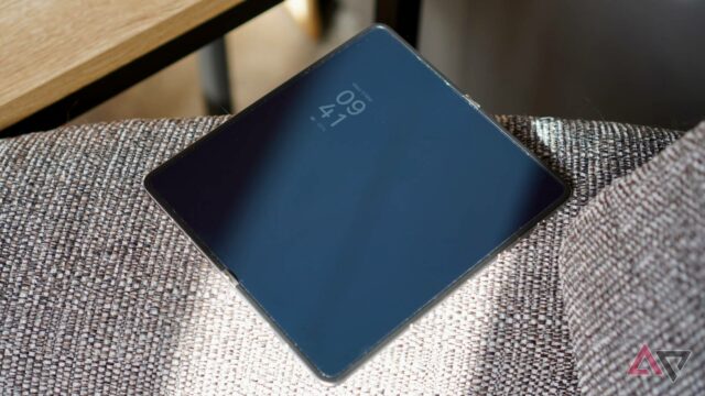 O Oppo Find N6 aberto