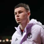 O garoto-prodígio do Man Utd, de 16 anos, marca na goleada por 3 a 0 contra o Blackburn, enquanto JJ Gabriel se recupera entre os gols, a busca pelo título continua