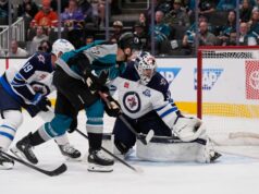 O gol do pivô novato na prorrogação leva Sharks à vitória sobre Winnipeg Jets O gol do pivô novato na prorrogação leva Sharks à vitória sobre Winnipeg Jets