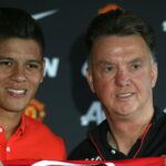 O grande fato de Louis van Gaal e Marcos Rojo que refuta a afirmação de Paul Scholes de 'assinatura da FIFA'