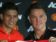 O grande fato de Louis van Gaal e Marcos Rojo que refuta a afirmação de Paul Scholes de ‘assinatura da FIFA’ O grande fato de Louis van Gaal e Marcos Rojo que refuta a afirmação de Paul Scholes de 'assinatura da FIFA'