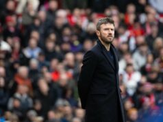 O histórico impecável de Michael Carrick em Old Trafford prova que ele pode corresponder à reivindicação de ‘fortaleza’ de Sir Alex Ferguson O histórico impecável de Michael Carrick em Old Trafford prova que ele pode corresponder à reivindicação de 'fortaleza' de Sir Alex Ferguson