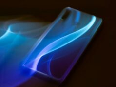 O iPhone ainda existirá daqui a 50 anos, diz a Apple – e nenhum executivo de IA O iPhone ainda existirá daqui a 50 anos, diz Apple | Uma representação de aparência efêmera de uma placa de vidro