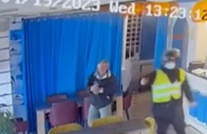 O implacável ‘assassino de condados’ que matou a tiros o empresário albanês em uma rixa de sangue de £ 1 milhão ‘organizada no Reino Unido’ é condenado à prisão perpétua Ardian Nikulaj estava sentado a uma mesa quando Ruben Saraiva entrou num hotel de cinco estrelas numa estância balnear dos Balcãs.