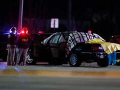 O juiz cita a lei de ‘defender sua posição’ ao inocentar mais 3 policiais da Flórida por atirar em um motorista da UPS Yahoo news home