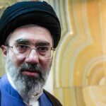 O líder supremo do Irã, Mojtaba Khamenei, 'funciona mal' e não controla o regime, dizem fontes