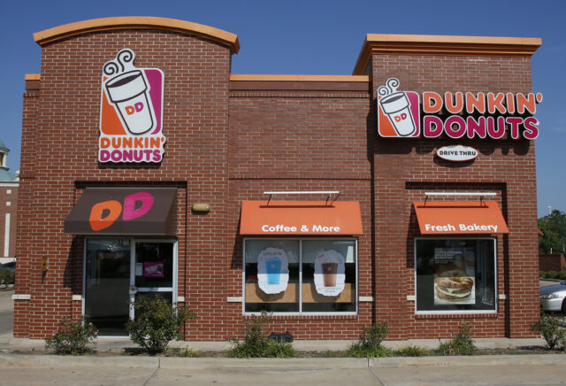 O secretário de Saúde e Serviços Humanos, Robert F. Kennedy Jr., chega para uma reunião da Comissão Make America Healthy Again (MAHA) na sede do Departamento de Saúde e Serviços Humanos em Washington, DC, em 9 de setembro de 2025. (Francis Chung/POLITICO via AP Images)