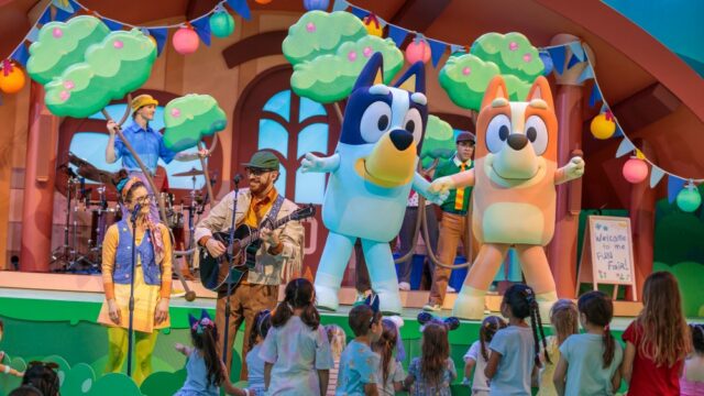 'O melhor dia de Bluey de todos os tempos!' Show ao vivo estreia no Fantasyland Theatre da Disneylândia
