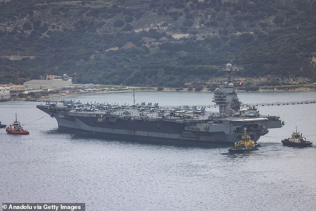 O novo porta-aviões americano de US$ 13 bilhões foi forçado O porta-aviões USS Gerald R Ford, de US$ 13 bilhões, foi retirado das operações no conflito do Irã após uma série de falhas, incluindo banheiros defeituosos, problemas de esgoto e um incêndio que danificou áreas residenciais.