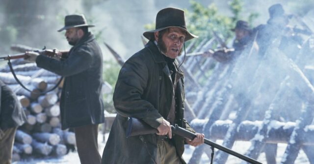 Jason Dohring, Kristen Bell e Matt Czuchry em Veronica Mars