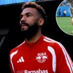 Eric Maxim Choupo-Moting, do New York Red Bulls, se aquecendo para uma partida da MLS.