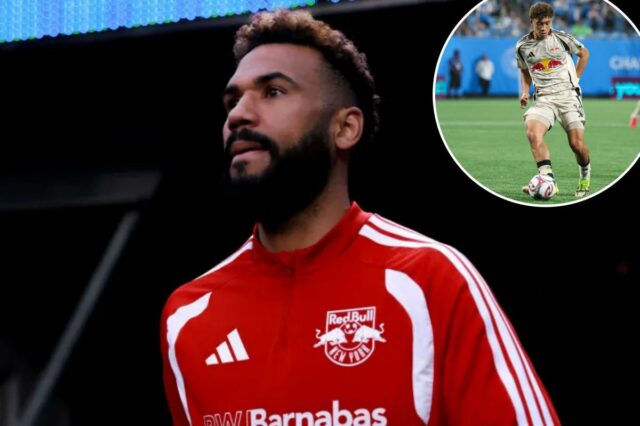 Eric Maxim Choupo-Moting, do New York Red Bulls, se aquecendo para uma partida da MLS.