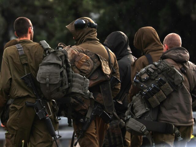 O papel do jogador de futebol israelense no ataque ao sul do Líbano provoca indignação
