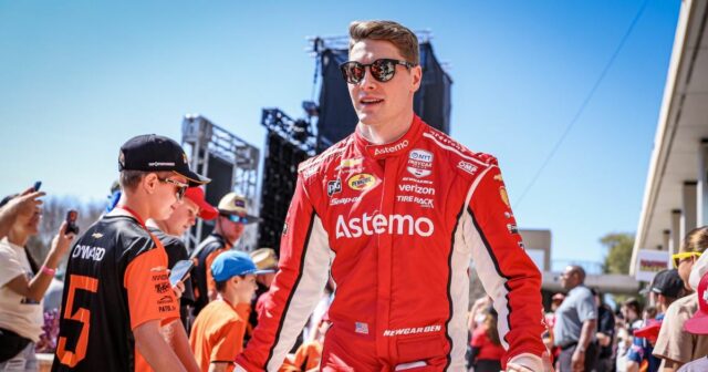 O piloto da IndyCar, Scott McLaughlin, quebra o silêncio após Joey Logano, da NASCAR, chama Austin Dillon de 'pedaço de merda' após corrida controversa: 'Galinhas - t'