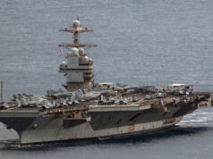 O porta-aviões mais poderoso da América retorna ao porto após meses conturbados no mar USS Gerald R Ford chegando ao porto para reparos