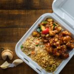 O proprietário do restaurante pode 'falir' com a proposta de proibição de embalagens para viagem do estado azul, alerta ele