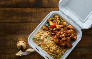 O proprietário do restaurante pode ‘falir’ com a proposta de proibição de embalagens para viagem do estado azul, alerta ele O proprietário do restaurante pode 'falir' com a proposta de proibição de embalagens para viagem do estado azul, alerta ele